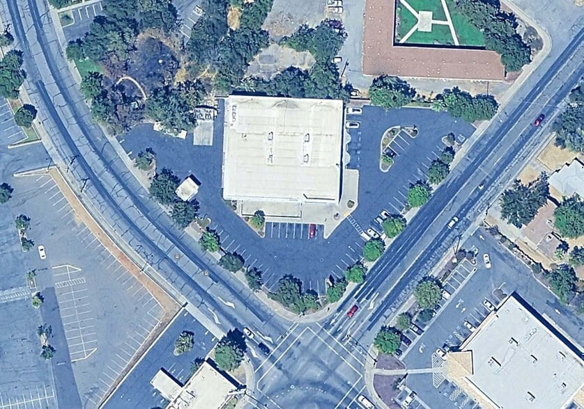 2700 Oro Dam Blvd E, Oroville, CA à louer - Aérien - Image 3 de 5