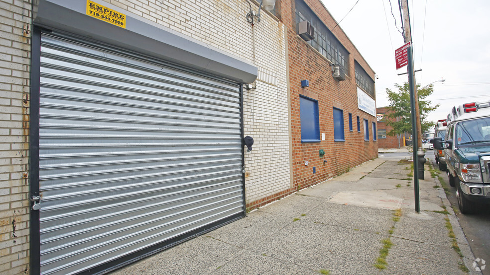 555 Wortman Ave, Brooklyn, NY for lease - Building Photo - Image 2 of 11