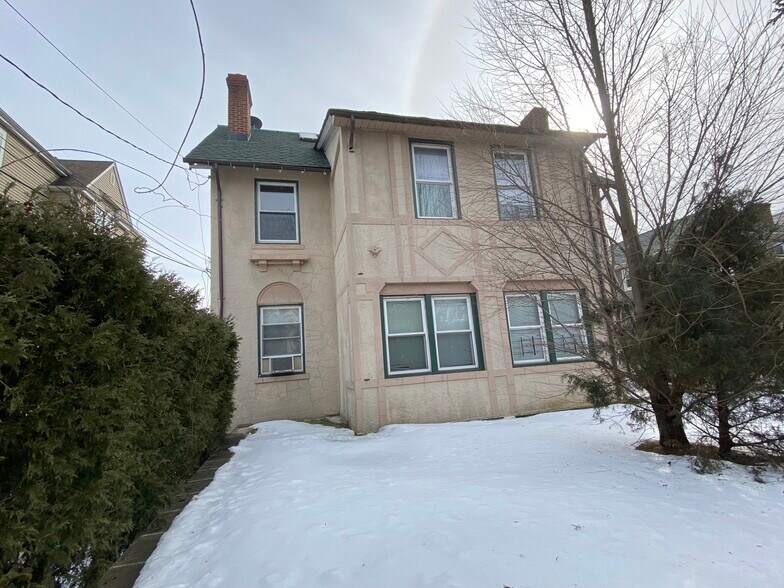 158-164 Elm Ave portefeuille de 2 propriétés à vendre sur LoopNet.ca - Photo du bâtiment - Image 3 de 20