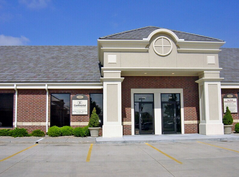 10333 E 21st St, Wichita, KS à louer - Photo du bâtiment - Image 3 de 5