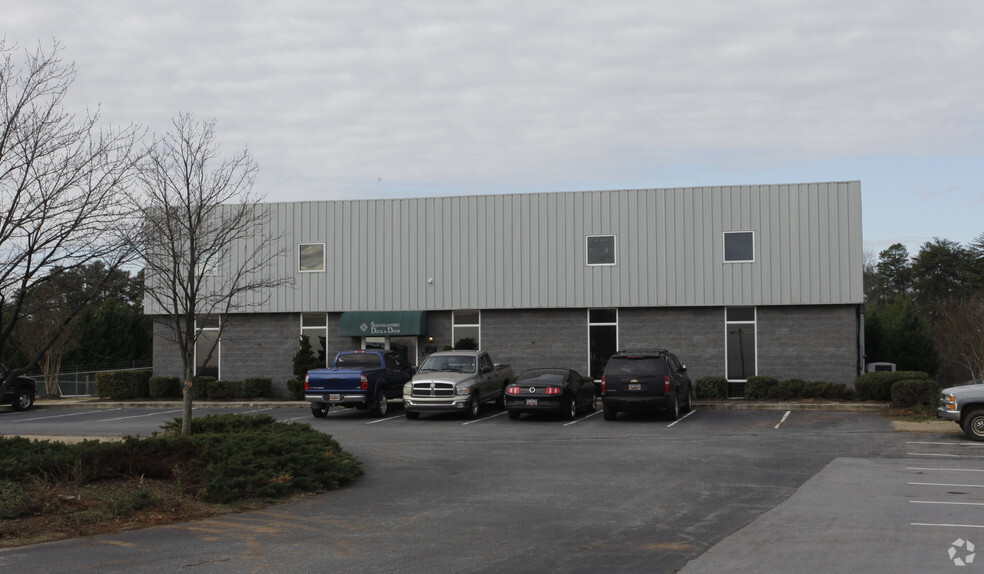 667 Perimeter Rd, Greenville, SC for lease - Building Photo - Image 2 of 4