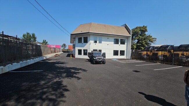 More details for 5833 NE Portland Hwy, Portland, OR - Flex for Sale