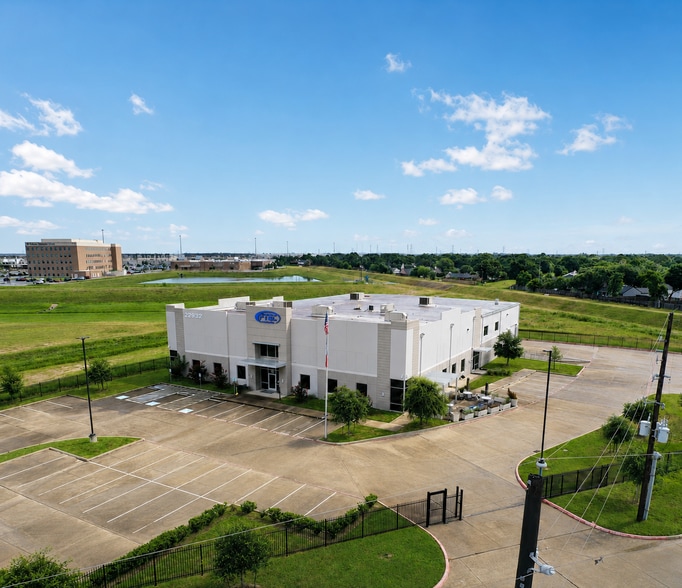 22932 Elkana Deane Ln, Katy, TX à louer - Photo du bâtiment - Image 3 de 10