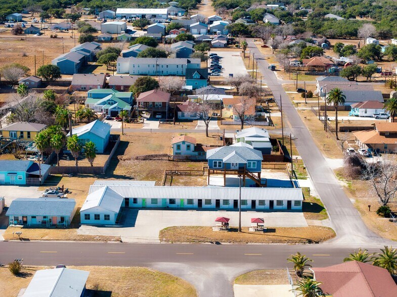 907 S Church St, Rockport, TX à vendre - Photo du bâtiment - Image 1 de 10