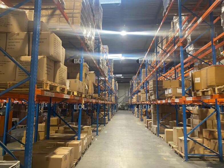 Industrial in Émerainville for lease - Building Photo - Image 3 of 11