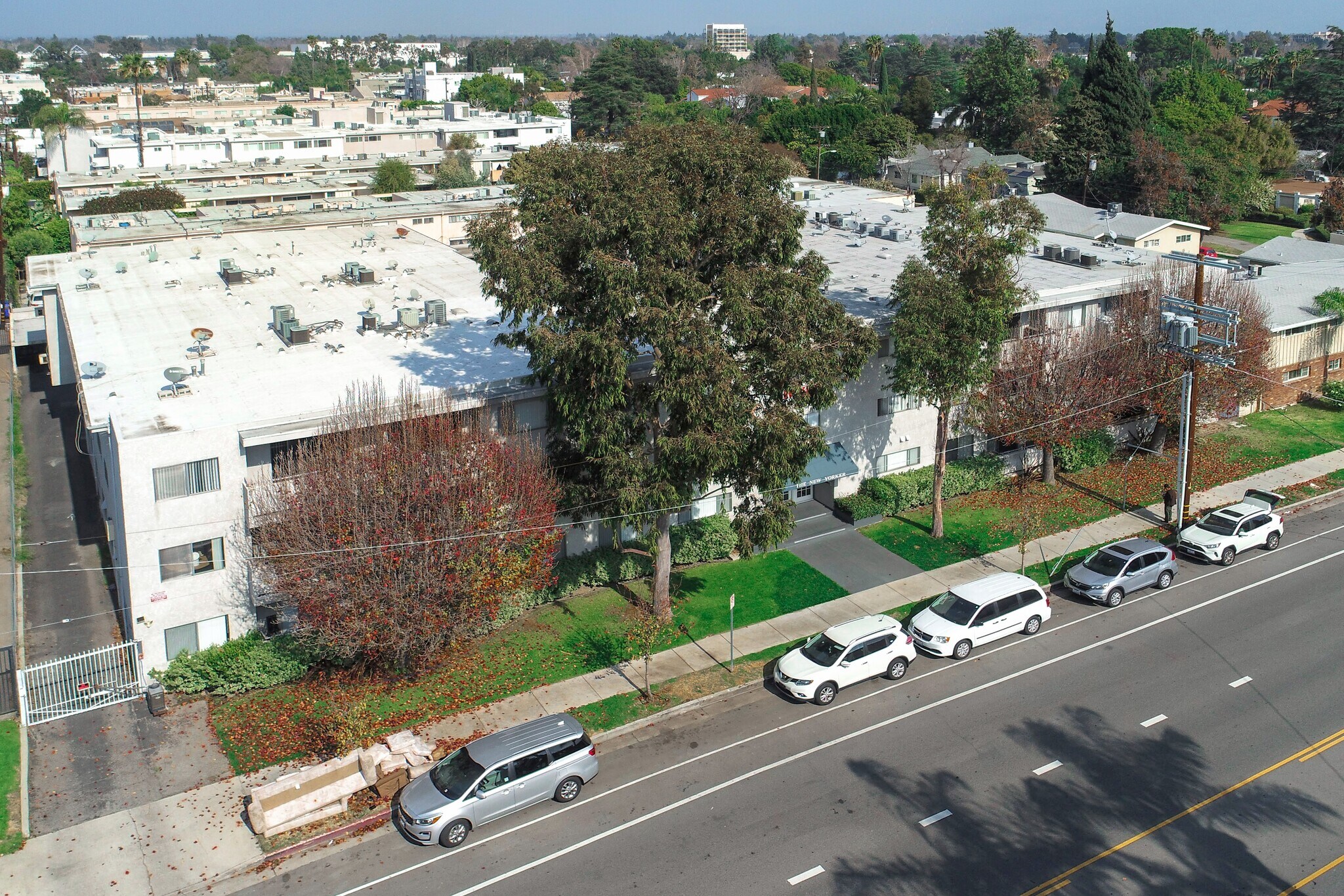 13951 Moorpark St, Sherman Oaks, CA for sale Primary Photo- Image 1 of 40