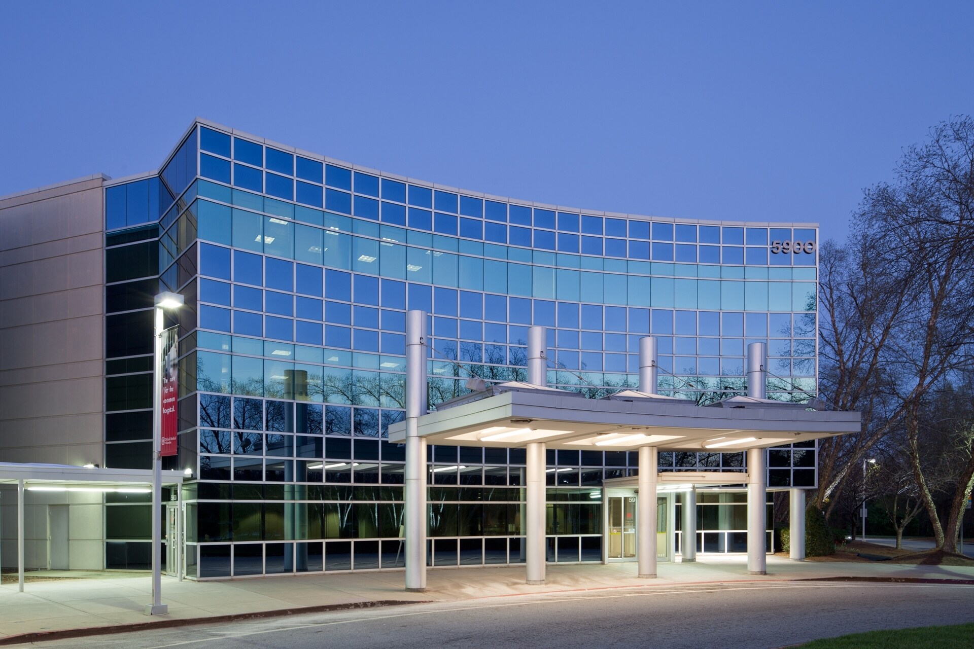 5900 Hillandale Dr, Lithonia, GA à louer Photo du bâtiment- Image 1 de 10