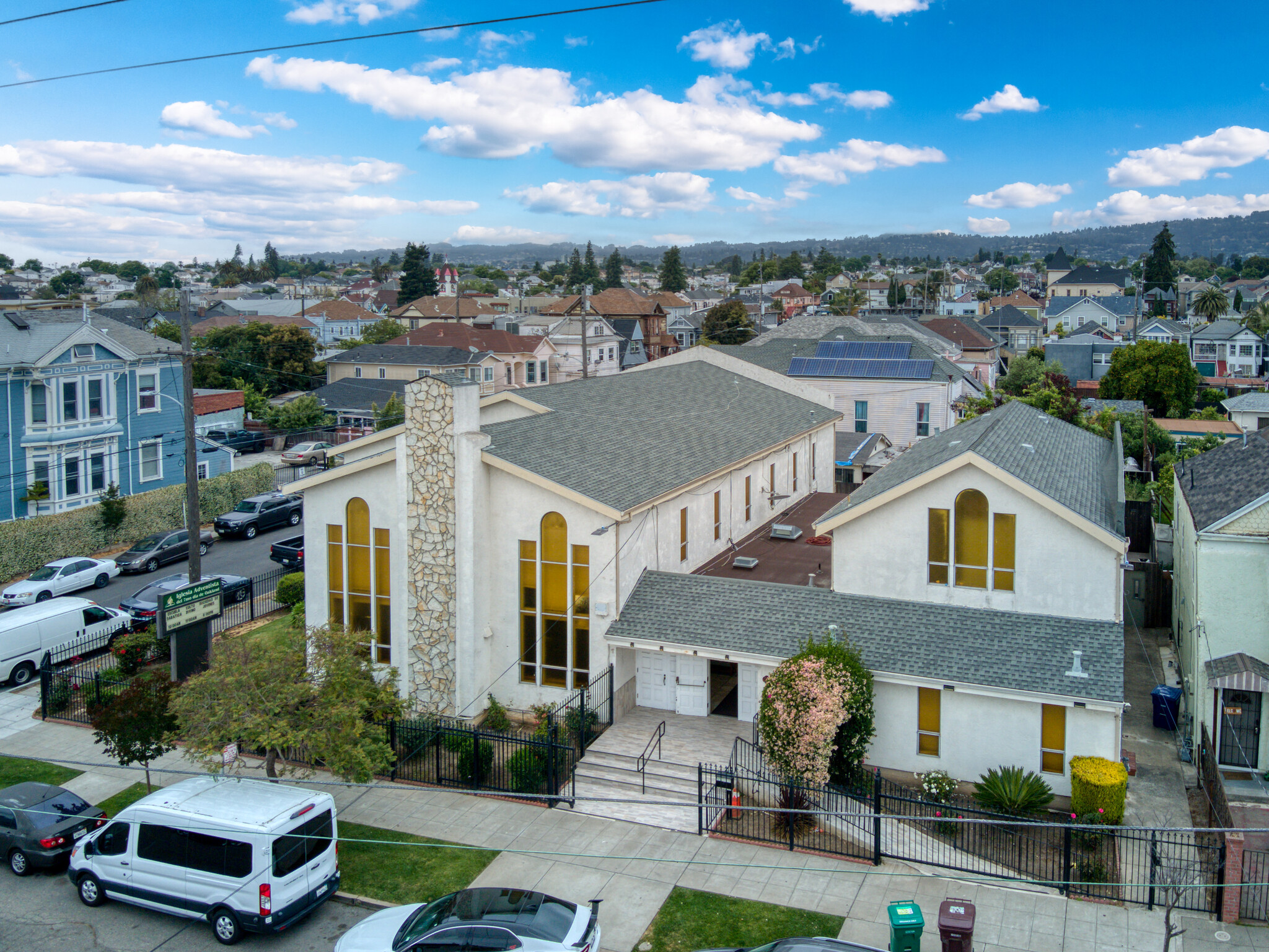 2410 E 15th St, Oakland, CA à vendre Photo du b timent- Image 1 de 67