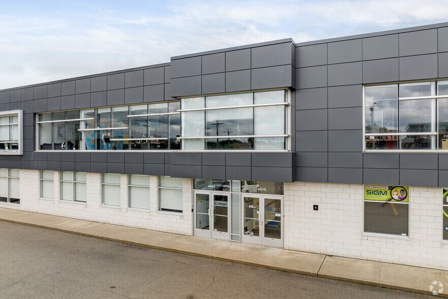 4825-4915 Rue Ambroise-Lafortune, Boisbriand, QC à vendre - Photo du bâtiment - Image 3 de 4