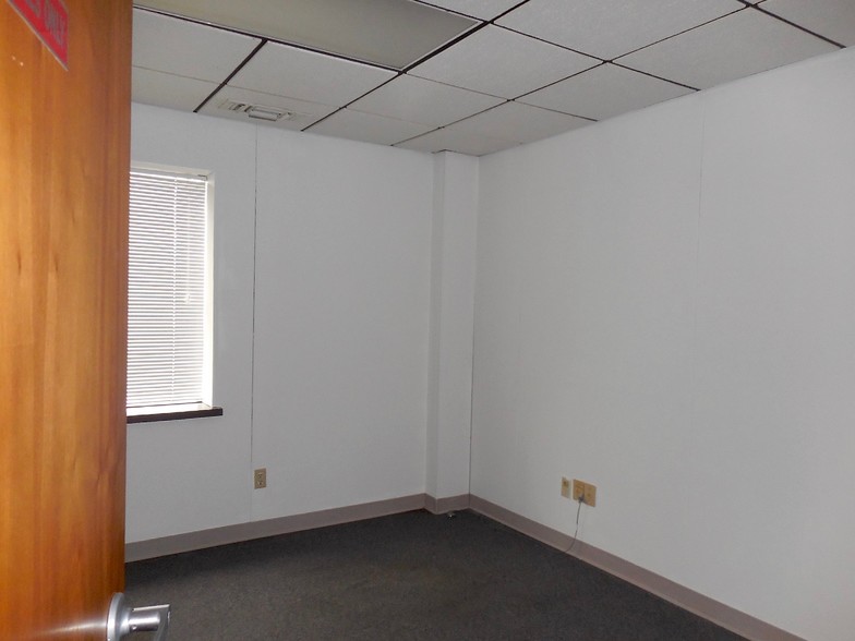 905 N Macomb St, Monroe, MI for lease - Other - Image 2 of 12