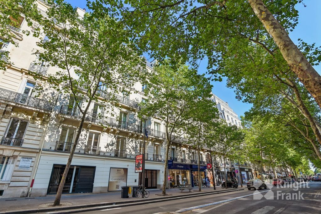 14 Avenue Franklin D. Roosevelt, Paris à louer Photo du bâtiment- Image 1 de 10