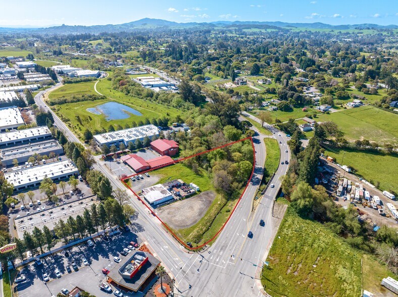 1375 Industrial Ave, Petaluma, CA à louer - Aérien - Image 3 de 11