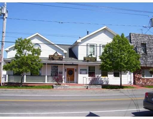 Plus de détails pour 418 Main St, Youngstown, NY - Commerce de détail à vendre