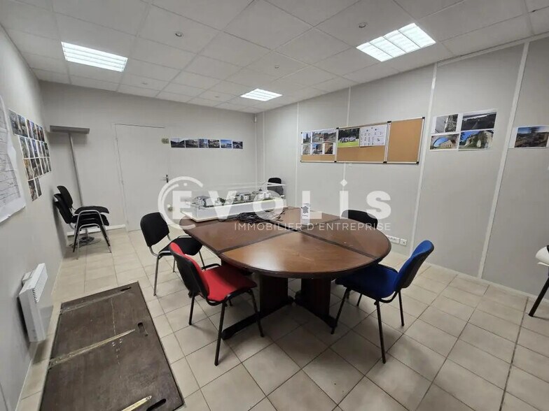 Bureau dans Saclay à louer - Photo intérieure - Image 3 de 7