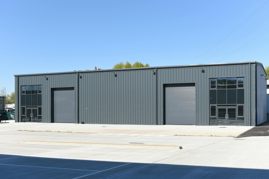 2 Garside Way, Aylesbury for lease - Building Photo - Image 2 of 4
