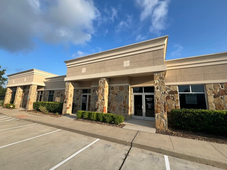 20008 Champion Forest Dr, Spring, TX for lease - Building Photo - Image 2 of 20