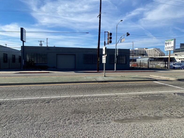 10301 S La Cienega Blvd, Los Angeles, CA for lease - Building Photo - Image 1 of 12