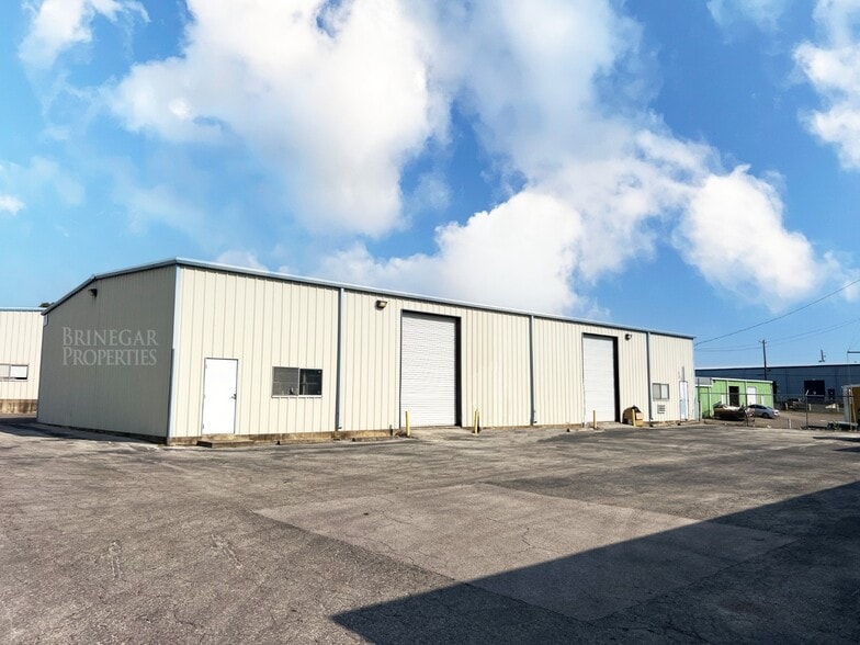 9603 Brown Ln, Austin, TX for lease - Building Photo - Image 2 of 5
