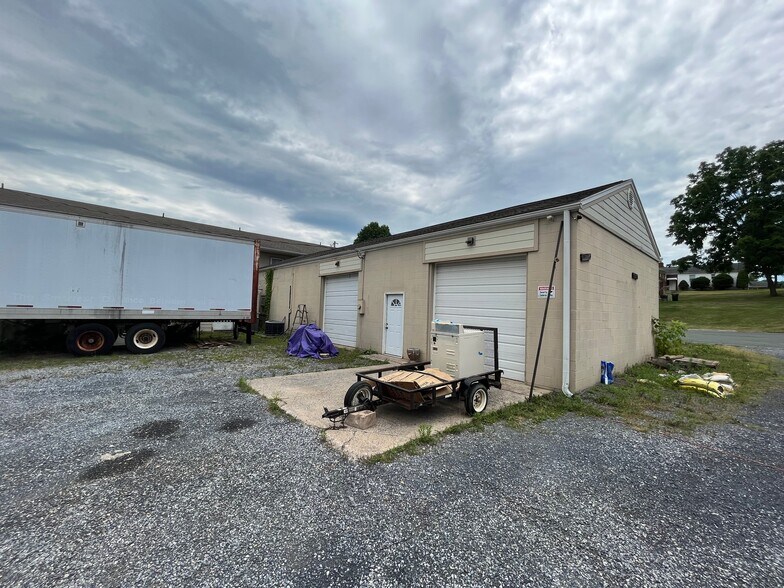 630 Charles St, Staunton, VA à vendre - Photo du bâtiment - Image 3 de 9