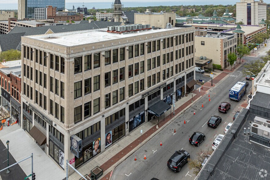 2-24 W Cass St, Joliet, IL à louer - Photo du bâtiment - Image 2 de 4