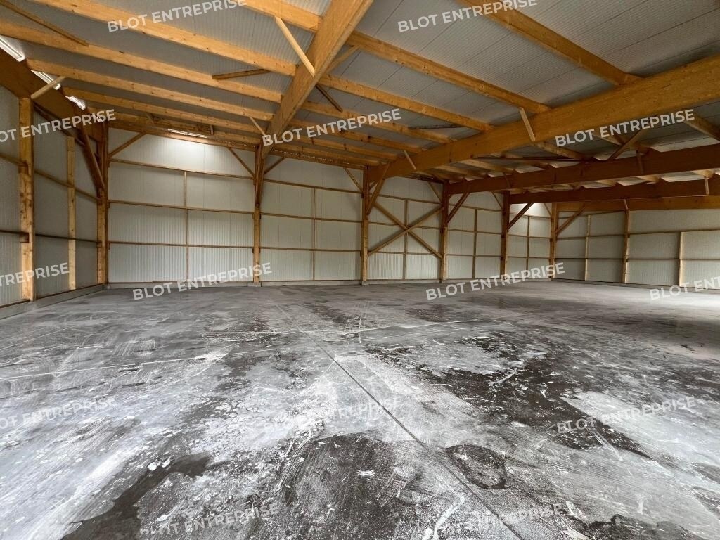 Industrial in Pléchâtel for lease Interior Photo- Image 1 of 4