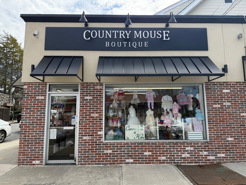 570-572 Forest Ave, Staten Island, NY for lease - Building Photo - Image 3 of 3