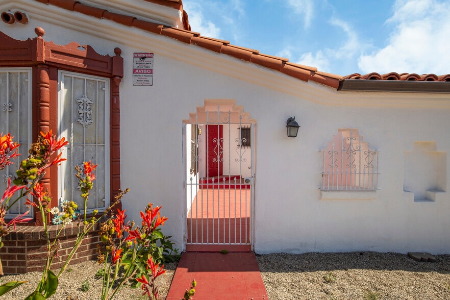 520 W 82nd St, Los Angeles, CA for sale - Building Photo - Image 2 of 48