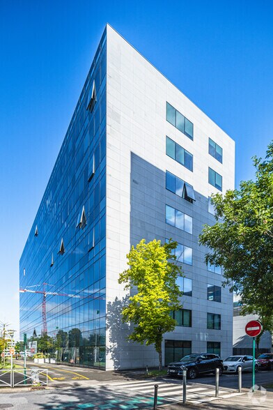 13 Boulevard Du Mont D'Est, Noisy-le-Grand for lease - Building Photo - Image 2 of 2