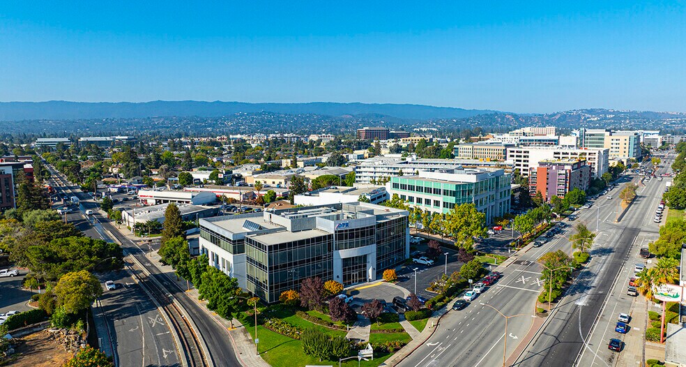 1450 Veterans Blvd, Redwood City, CA à vendre - Photo du bâtiment - Image 3 de 43