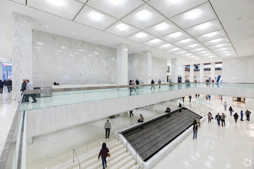 100 King St W, Toronto, ON à louer - Hall d’entrée - Image 2 de 4