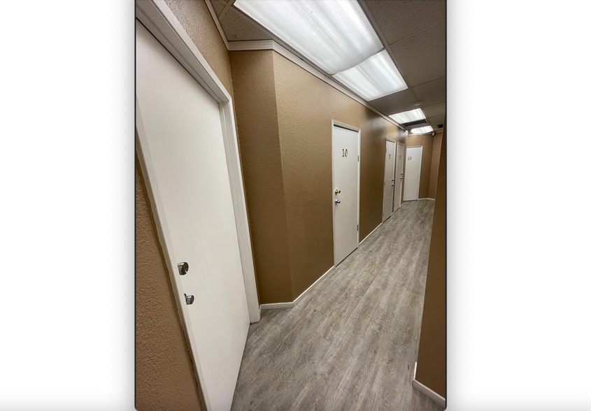 6056 Rutland Dr, Carmichael, CA à louer - Photo du bâtiment - Image 2 de 6