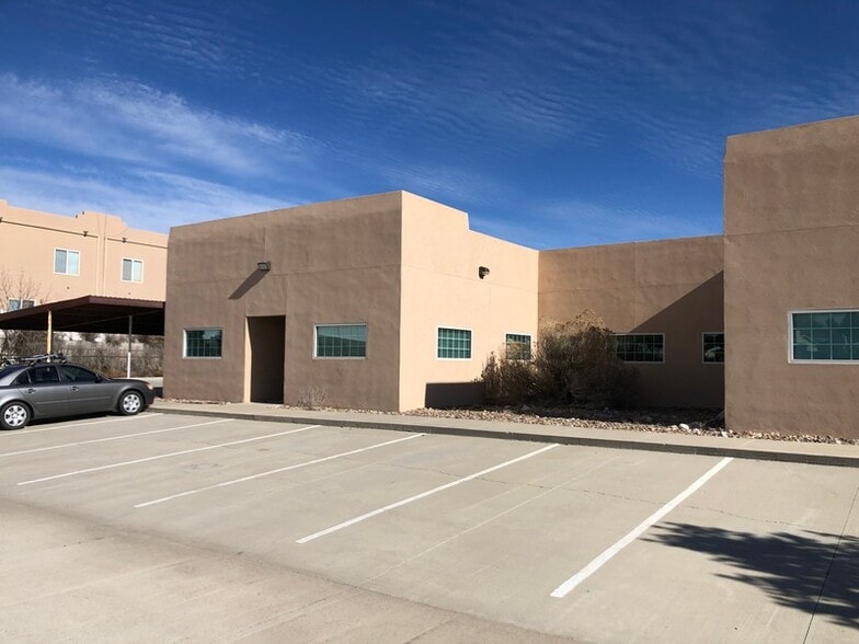 1800 E 30th St, Farmington, NM for lease - Building Photo - Image 3 of 17