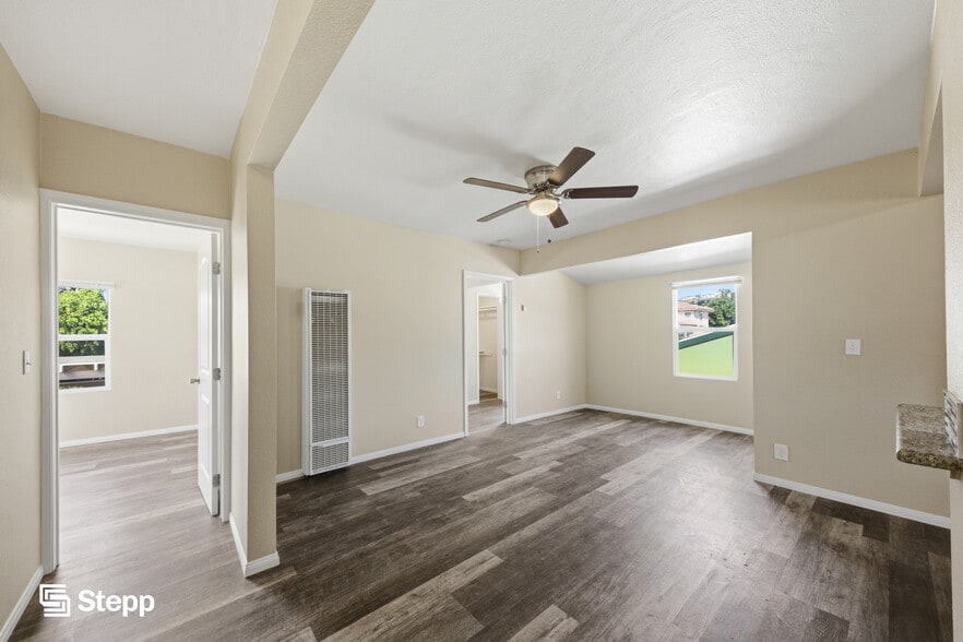 1817 Stanley Ave, Signal Hill, CA for sale - Building Photo - Image 2 of 19