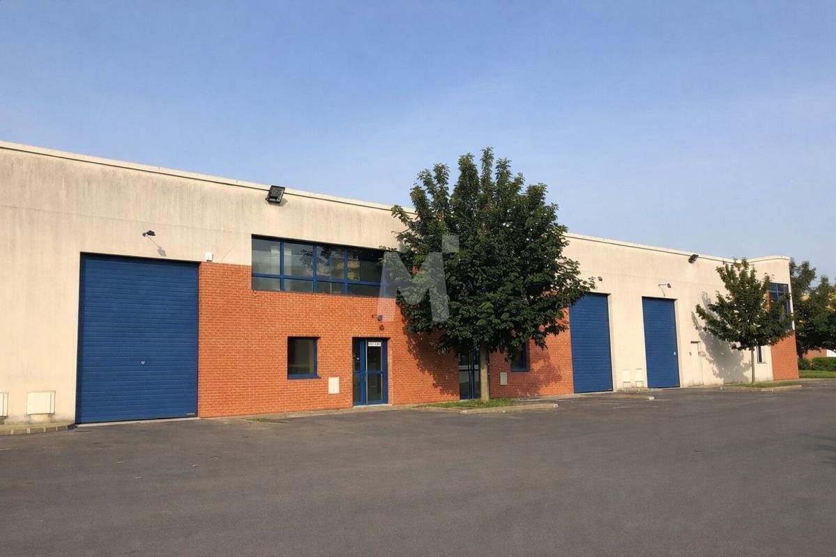 Flex in Moissy-Cramayel for lease Building Photo- Image 1 of 11