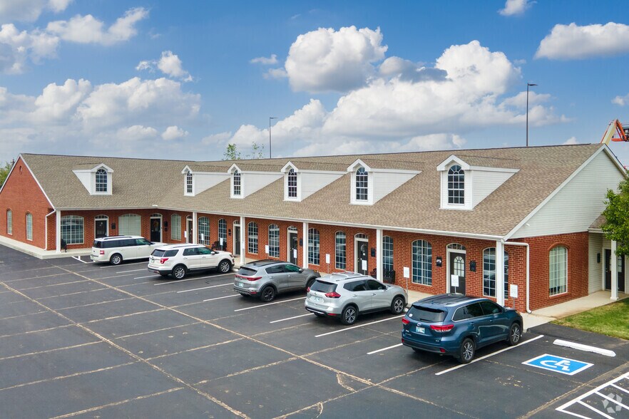 1951 N Moore Ave, Moore, OK for sale - Primary Photo - Image 1 of 2