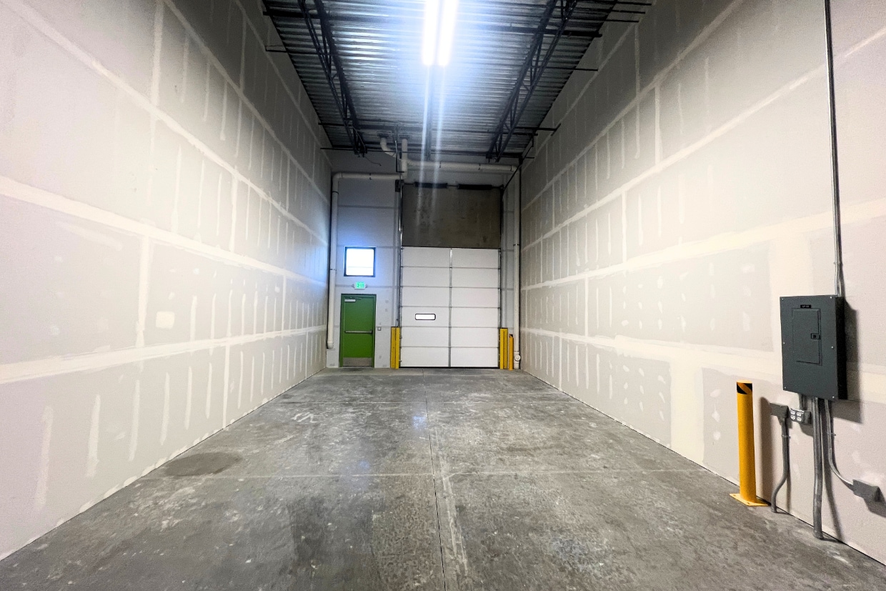 5718 W 3500 South, West Valley, UT for lease Interior Photo- Image 1 of 3
