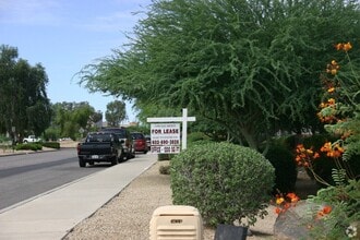 7678 E Greenway Rd, Scottsdale, AZ for lease Interior Photo- Image 1 of 3