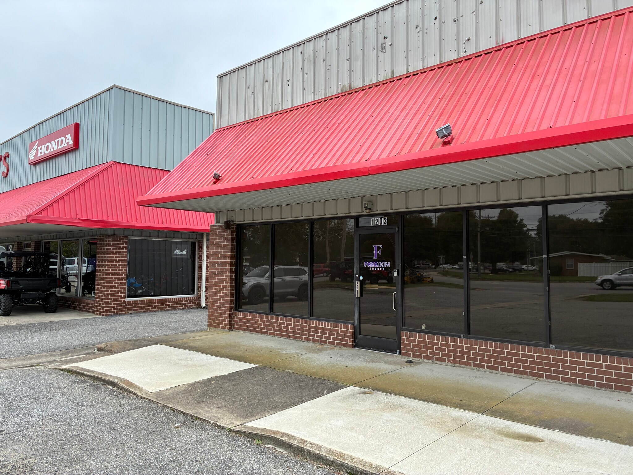 1203-1207 W Ehringhaus St, Elizabeth City, NC for lease Building Photo- Image 1 of 2