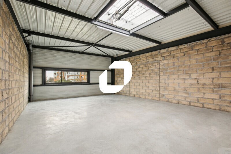 Flex in Épinay-sur-Seine for lease - Interior Photo - Image 3 of 14