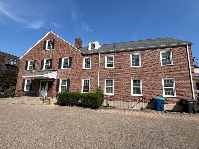 301 W Cedar St, Kalamazoo, MI for lease Building Photo- Image 1 of 30