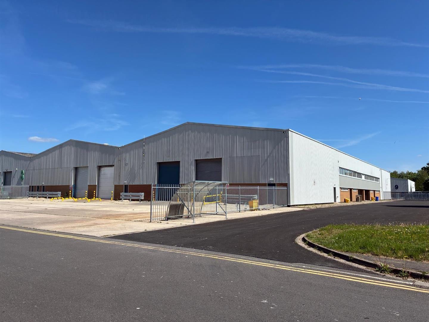 4-5 Horsefair Rd, Bridgend à louer Photo du bâtiment- Image 1 de 10