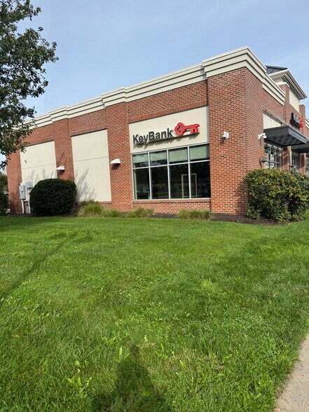 721 Canal St, Stamford, CT à vendre - Photo du bâtiment - Image 3 de 8