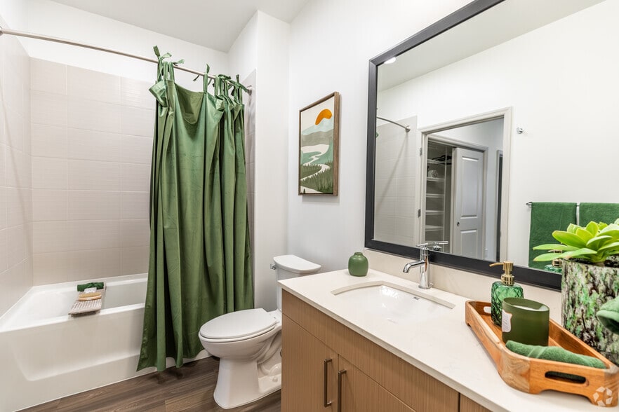 630-673 Chapel St, New Haven, CT for lease - Interior Photo - Image 3 of 70