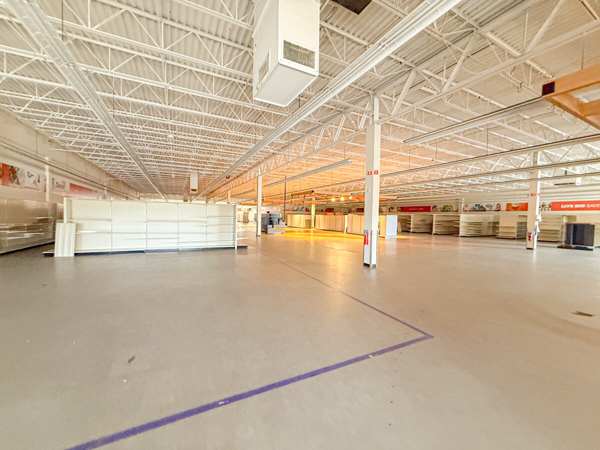 1701 Lincoln Hwy, North Versailles, PA for lease Interior Photo- Image 1 of 4