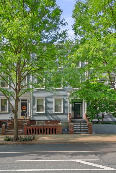 30 Bergen St, Brooklyn, NY for sale - Primary Photo - Image 1 of 31