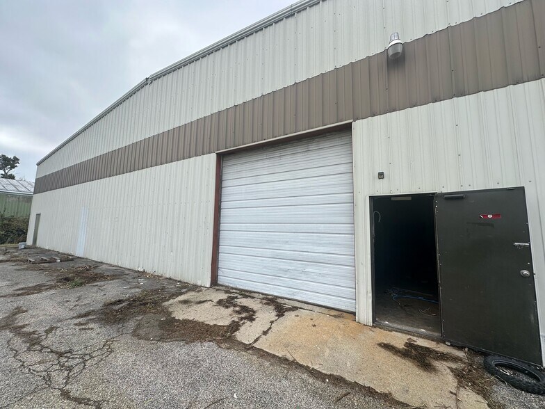 53788 County Road 9, Elkhart, IN à louer - Photo du bâtiment - Image 2 de 4