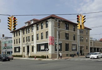 More details for 210 Old Country Rd, Mineola, NY - Office for Lease