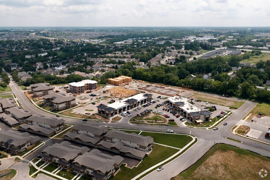 130 Lucille Dr, Lexington, KY à louer - Aérien - Image 2 de 3