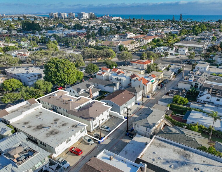 736-746 E Ave, Coronado, CA à vendre - Photo du bâtiment - Image 3 de 22