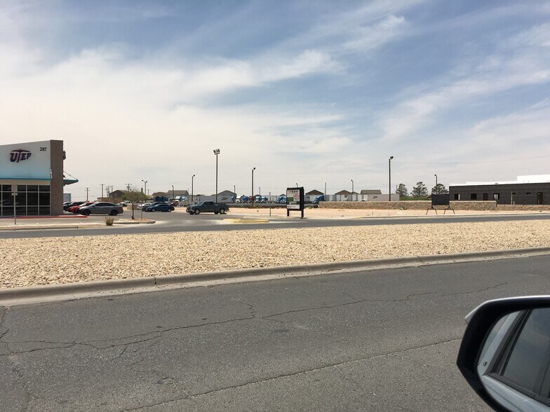 287 S Darrington Rd, El Paso, TX à vendre - Photo du bâtiment - Image 1 de 13